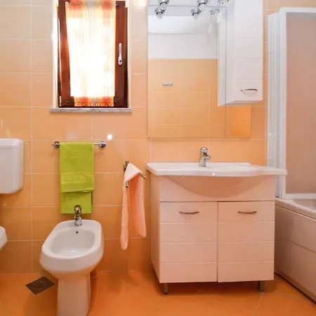 Two-bedroom In Dobrani/istrien 8282 Apartament *